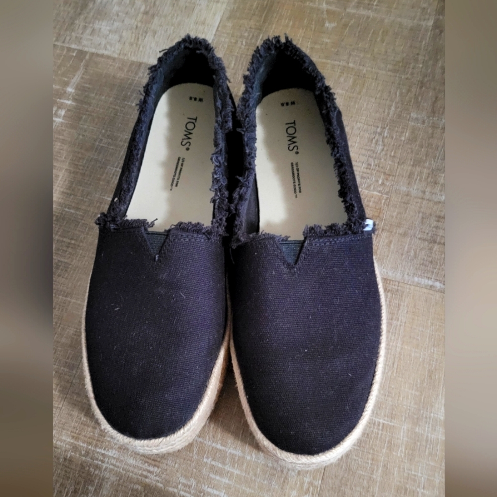 Black Tom's Espadrille Platforms, size 8.5.